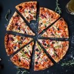 Gdzie można dostać pizzę w nocy w Krakowie?