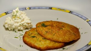 Placki ziemniaczane z sosem tzatziki. Gotuj sprawdzone dania